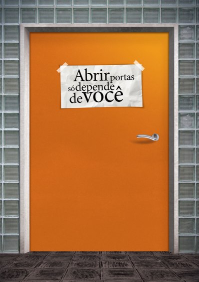 estagiario_porta_fechada